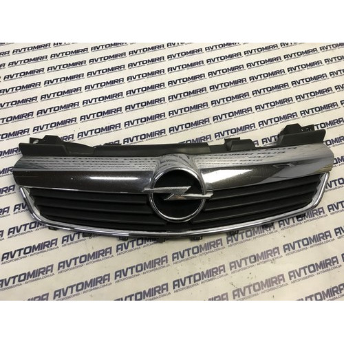 Решітка радіатора Opel Zafira B 2005-2008 13157590